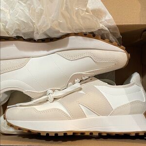 New Balance Cream colored Sneakers with Gum Sole